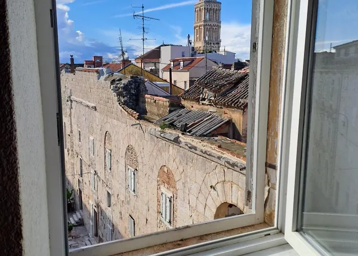 Tower View Apartman *